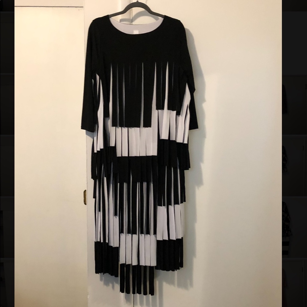 **On Hold** NWT Come n See Black/White Carwash Outfit